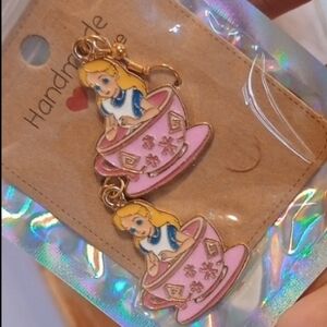 ♥️ Ind $10 Or Bundle 3/$26 Handmade Alice In Wonderland Inspired Earring